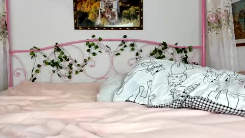 Snapshot of lily_holy chatting on 12.20.24 all my content for 4 below online show from 12.20.24