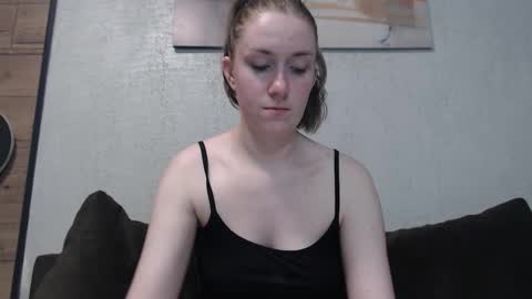 lily_love_x online show from 09.28.25