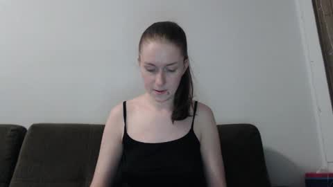 Snapshot of lily_love_x chatting on 04.09.26 lily_love_x online show from 04.09.26