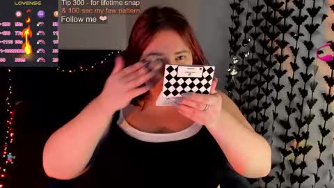 Elina  online show from 10.12.25