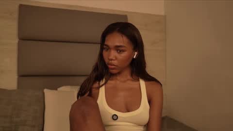 Lily Miiller online show from 03.15.26