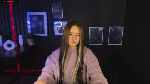 Snapshot of lily_moonlight chatting on 12.30.24 Lily online show from 12.30.24