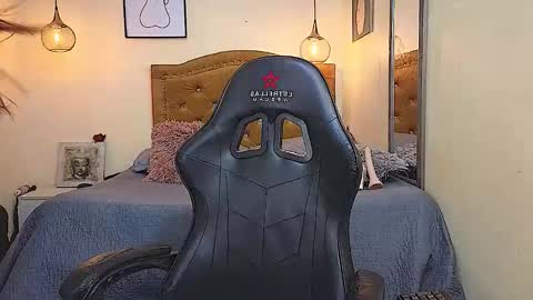 lily_sanderss online show from 12.19.25