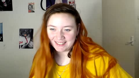 Snapshot of lily_shamy chatting on 12.29.24 Alice online show from 12.29.24