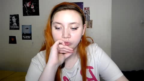Snapshot of lily_shamy chatting on 01.10.25 Alice online show from 01.10.25