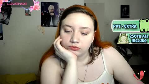 Snapshot of lily_shamy chatting on 02.06.25 Alice online show from 02.06.25