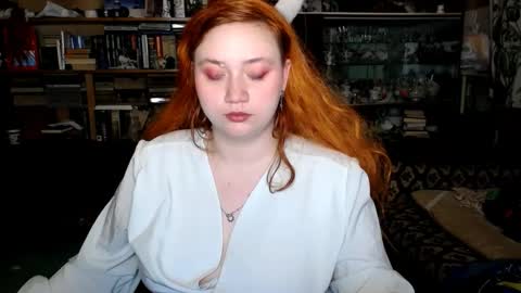 Snapshot of lily_shamy chatting on 09.23.25 Alice online show from 09.23.25