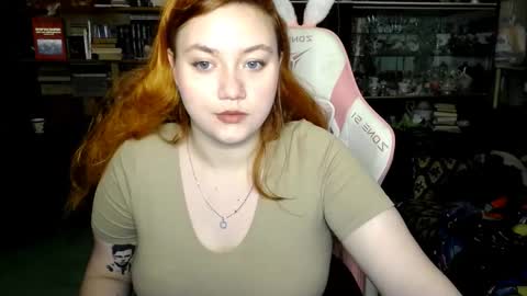Snapshot of lily_shamy chatting on 09.28.25 Alice online show from 09.28.25
