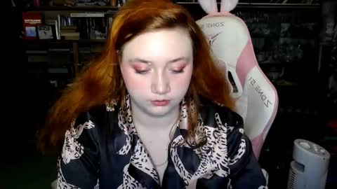 Snapshot of lily_shamy chatting on 10.01.25 Alice online show from 10.01.25