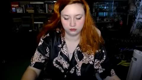 Snapshot of lily_shamy chatting on 10.10.25 Alice online show from 10.10.25