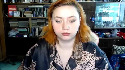Snapshot of lily_shamy chatting on 10.21.25 Alice online show from 10.21.25