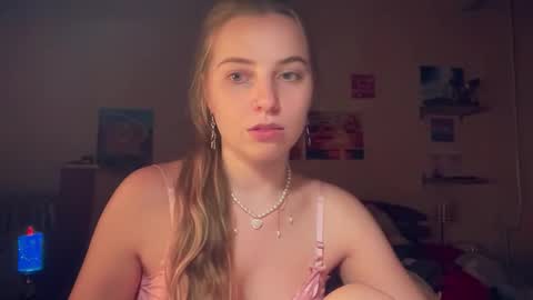 Snapshot of lily_smily chatting on 11.07.25 Lily online show from 11.07.25