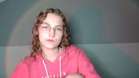 Snapshot of lily_tayberry chatting on 09.15.25 small lily online show from 09.15.25
