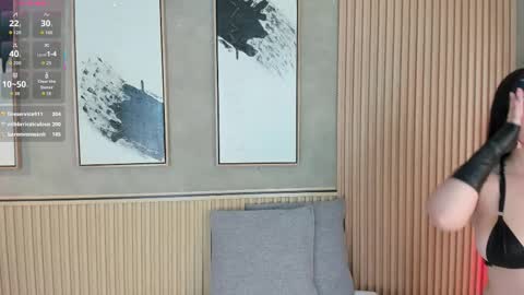 Snapshot of lily_vale chatting on 12.14.25 Lily online show from 12.14.25