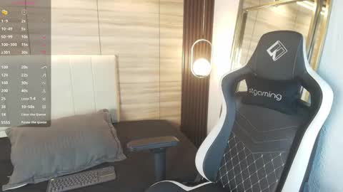 Snapshot of lily_waist chatting on 02.10.26 lily_waist online show from 02.10.26