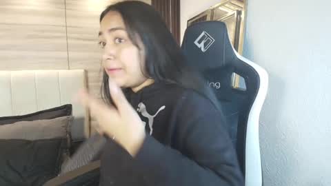 Snapshot of lily_waist chatting on 02.12.26 lily_waist online show from 02.12.26