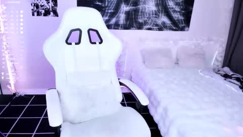 Lily online show from 03.14.26