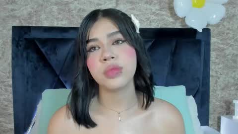 Snapshot of lily_woodz chatting on 09.12.25 LilyWoodz online show from 09.12.25