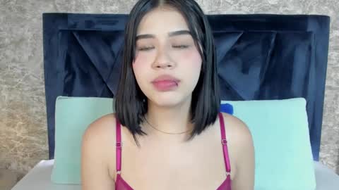 Snapshot of lily_woodz chatting on 10.10.25 LilyWoodz online show from 10.10.25