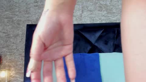 Snapshot of lily_woodz chatting on 11.11.25 LilyWoodz online show from 11.11.25