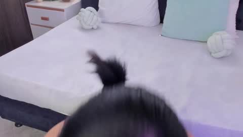 Snapshot of lily_woodz chatting on 12.13.25 LilyWoodz online show from 12.13.25