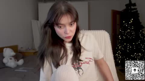 Snapshot of lilyewing_ chatting on 12.11.24 Lily online show from 12.11.24