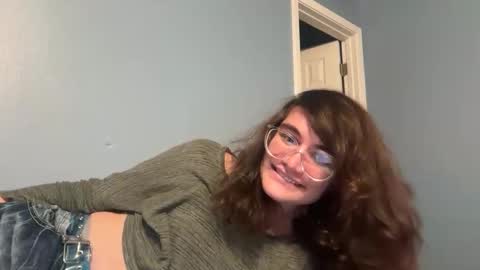 Snapshot of lilylustwell chatting on 04.11.26 lilylustwell online show from 04.11.26