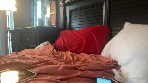 Snapshot of lilylustwell chatting on 06.18.26 lilylustwell online show from 06.18.26