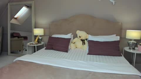 Snapshot of lilymyerss chatting on 12.18.25 lilymyerss online show from 12.18.25