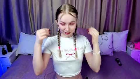Snapshot of lilystarlight chatting on 03.07.25 Lilian online show from 03.07.25