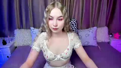 Snapshot of lilystarlight chatting on 10.03.25 Lilian online show from 10.03.25