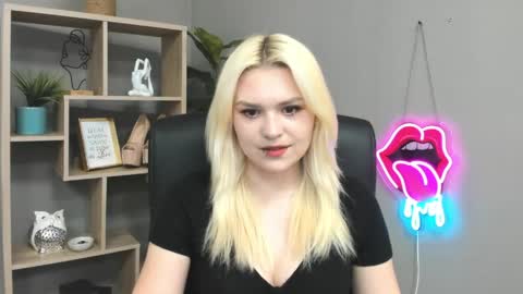Lily online show from 05.25.26