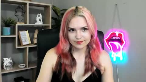 Snapshot of lilysweetxo chatting on 06.21.26 Lily online show from 06.21.26