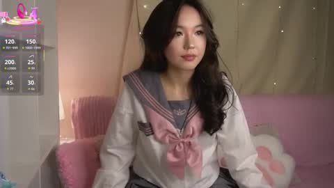 Snapshot of lin_kun chatting on 10.01.25 Lin Use menu to play with me online show from 10.01.25