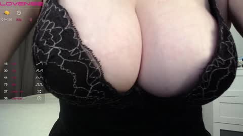 Snapshot of lina____ chatting on 12.08.24 Lina online show from 12.08.24