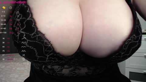 Snapshot of lina____ chatting on 12.22.24 Lina online show from 12.22.24