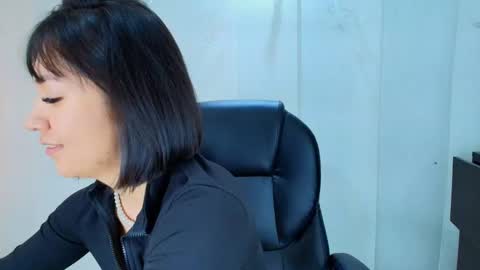  Lina Bedoya  online show from 01.12.26