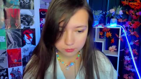 Snapshot of lina_brownie chatting on 12.04.24 Lina online show from 12.04.24