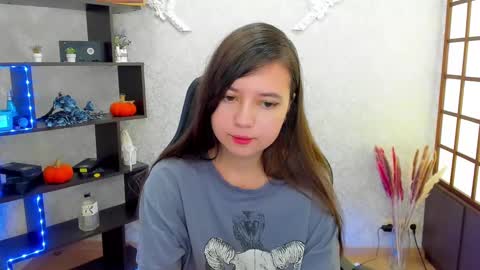 Snapshot of lina_brownie chatting on 12.07.24 Lina online show from 12.07.24