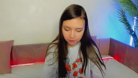 Snapshot of lina_brownie chatting on 01.07.25 Lina online show from 01.07.25