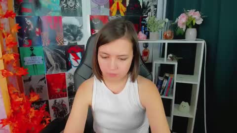 Snapshot of lina_brownie chatting on 01.24.25 Lina online show from 01.24.25