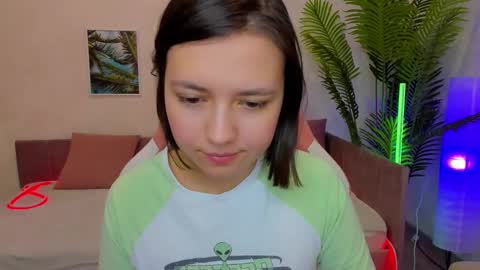 Snapshot of lina_brownie chatting on 02.04.25 Lina online show from 02.04.25