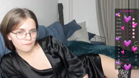 lina hall online show from 01.07.25