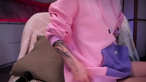 Snapshot of lina_n_kitty chatting on 12.12.24 Lina - online show from 12.12.24