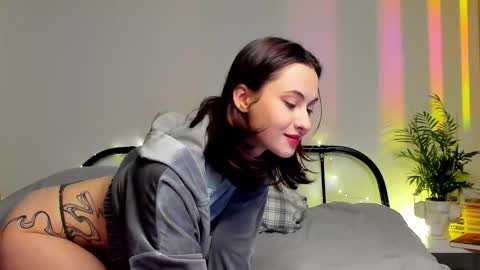 Snapshot of lina_n_kitty chatting on 12.20.25 Lina - online show from 12.20.25