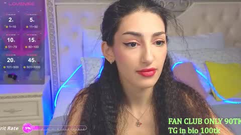 Lina Robbins  online show from 10.07.25