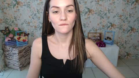 Lina online show from 02.04.25