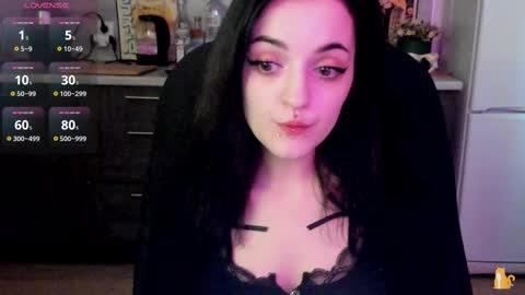 Lina 3  1715622743 online show from 02.18.25