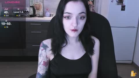 Snapshot of lina_tyaan chatting on 12.15.25 Lina 3 1715622743 online show from 12.15.25