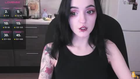 Snapshot of lina_tyaan chatting on 12.18.25 Lina 3 1715622743 online show from 12.18.25